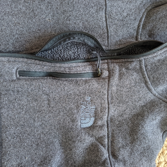 The Northface men's zip up jacket - Picture 5 of 6